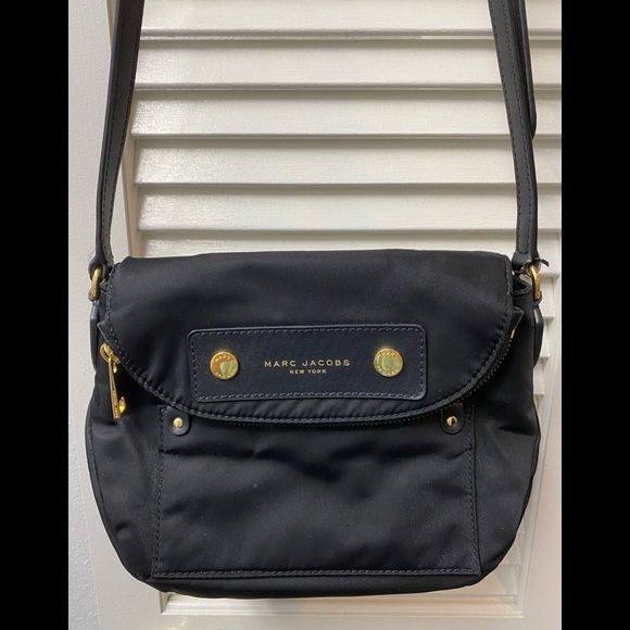 🖤💛Marc Jacobs • black purse • GUC - Picture 1 of 7